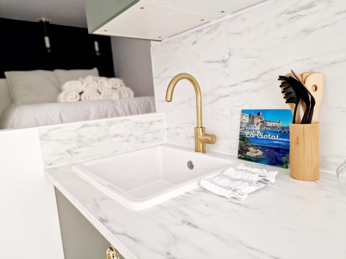 Studio Au Bas Des Cretes En Bas De Villa A La Ciotat Proche De La Mer Et De Marseille Buitenkant foto